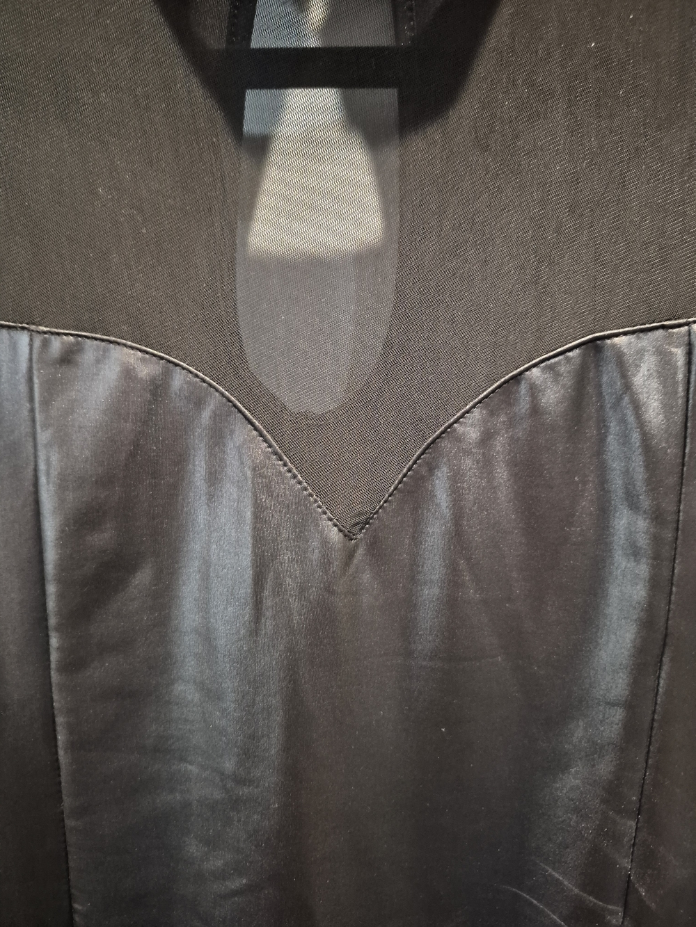 Sleek Black Faux-Leather Sheath Dress with Mesh Yoke Size Large - Picture 3 of 10